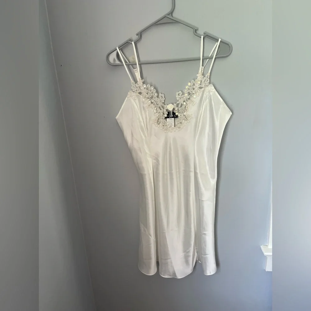 Elegant White Satin Slip with Lace Detail‎